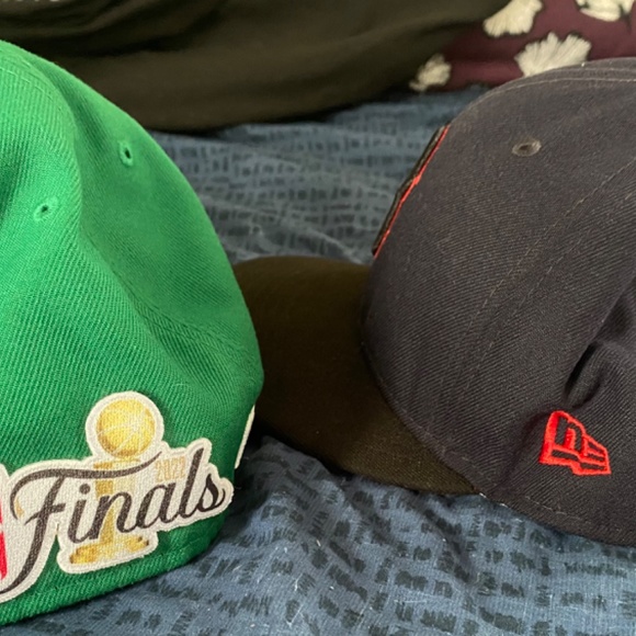 DONATED: Boston Red Sox 2x GENUINE NewEra 59Fifty7 - Picture 3 of 4